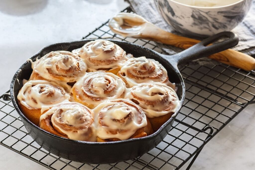 How To Reheat Cinnamon Rolls in skillet