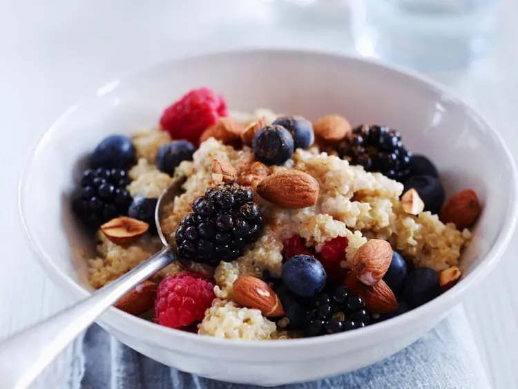 Quinoa Porridge with Berries