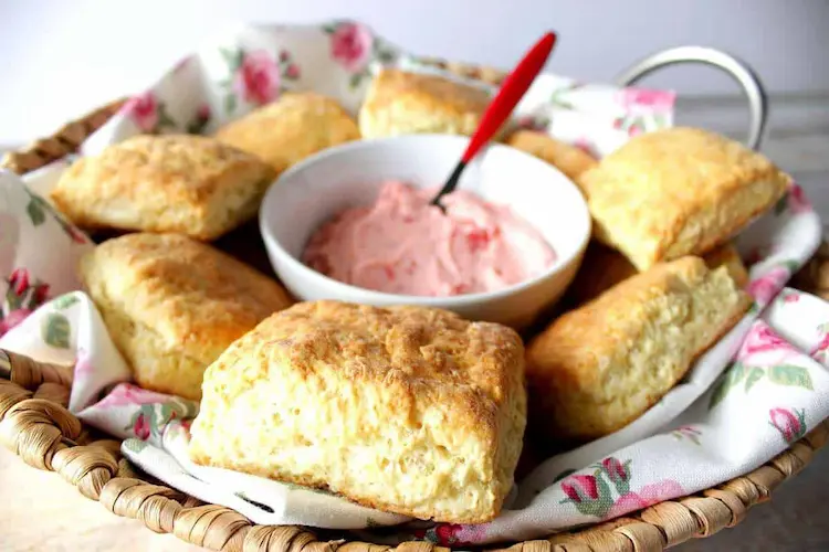 Biscuits with Strawberry Cream Cheese Spread