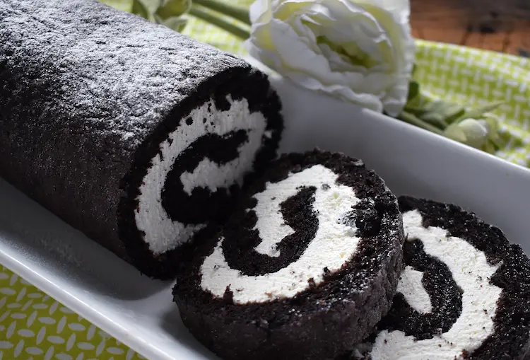 Oreo Flavored Keto Roll Cakes