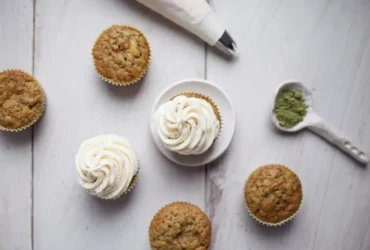 Carrot Matcha Cupcakes with cream cheese topping