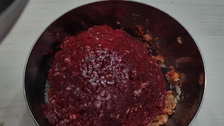 Making the mince mixture for air fryer meatloaf